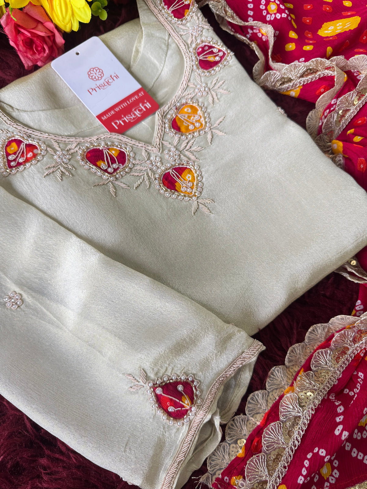 Off White embroidered kurta set with dupatta