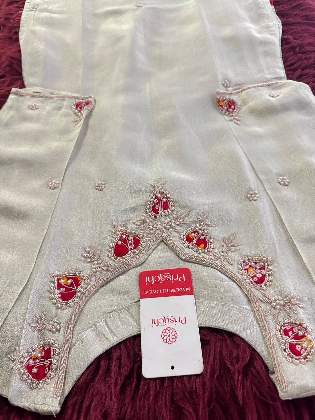 Off White embroidered kurta set with dupatta