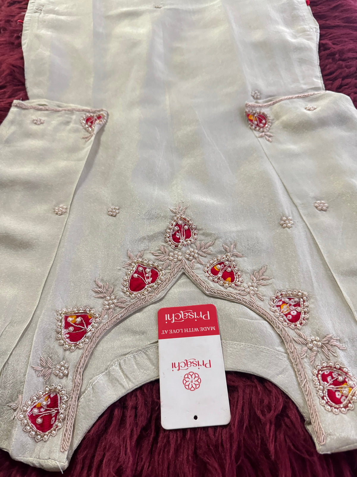 Off White embroidered kurta set with dupatta