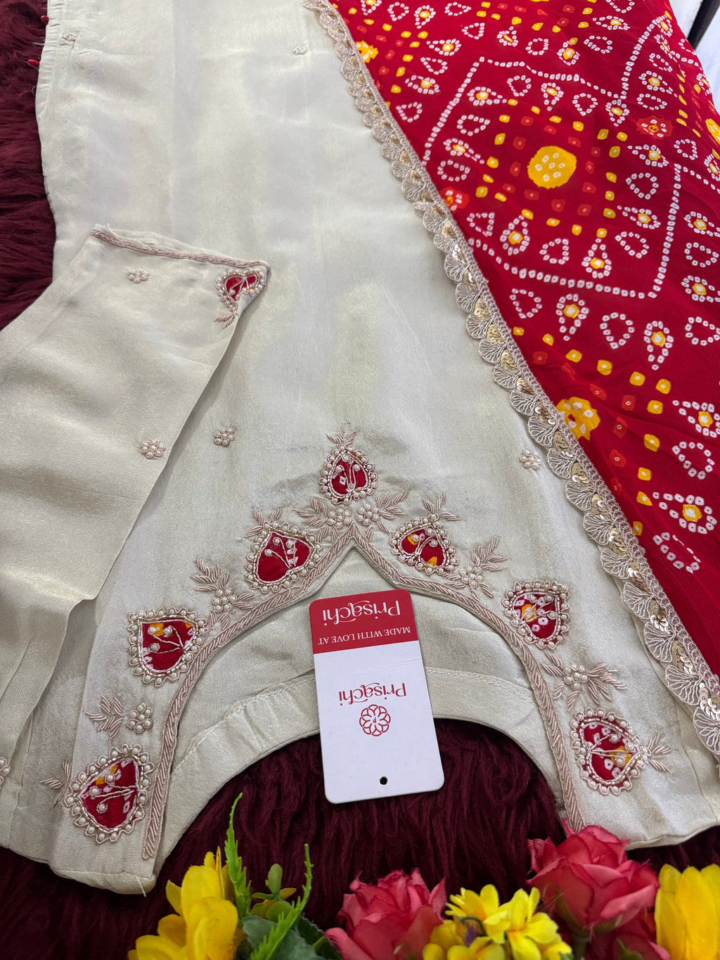 Off White embroidered kurta set with dupatta