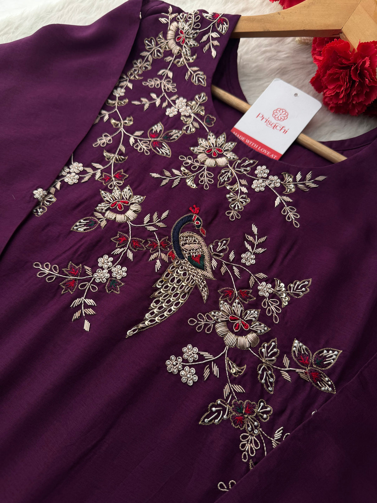 Off White embroidered kurta set with dupatta