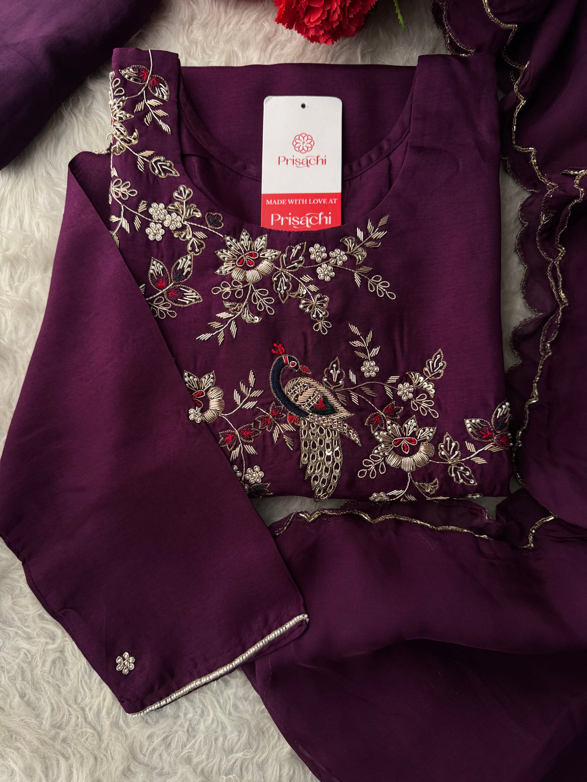 Off White embroidered kurta set with dupatta