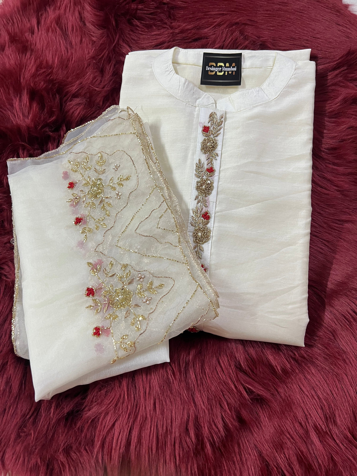 Off-white Handcrafted Embroidered Straight Ethnic Kurta set With Pants and Dupatta